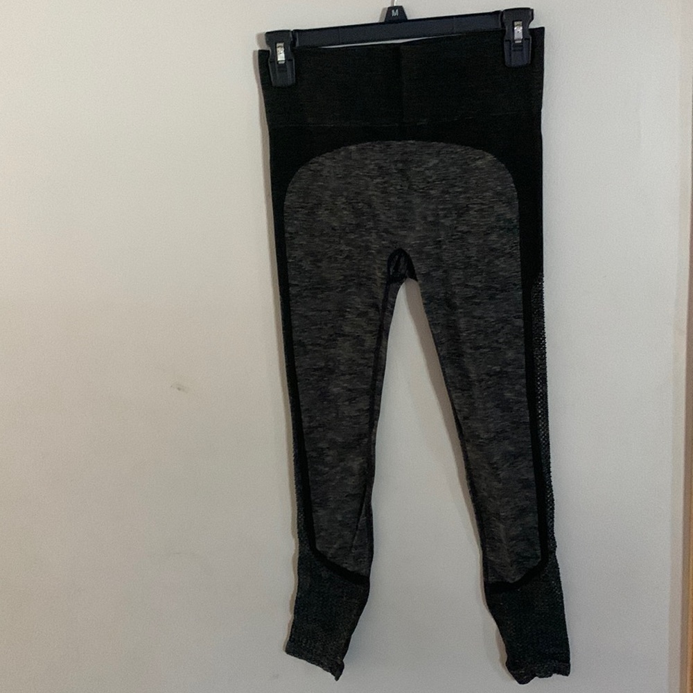Gap-fit workout leggings